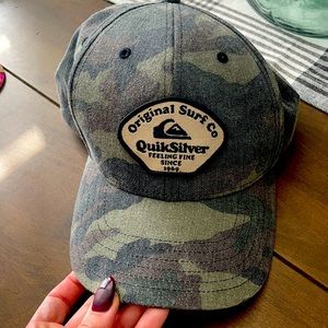 Quiksilver faded camo hat never worn
